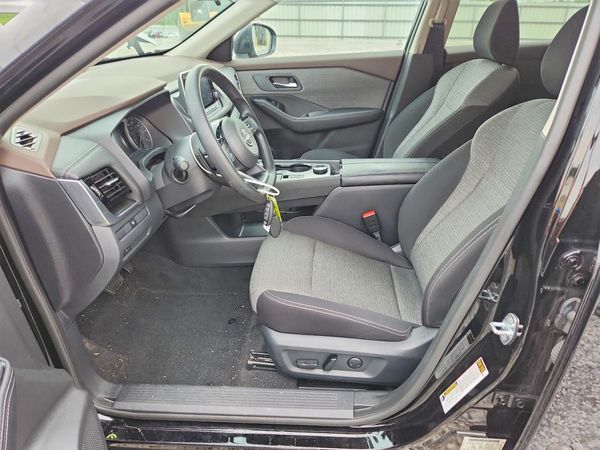 2022 NISSAN ROGUE SV — DENT