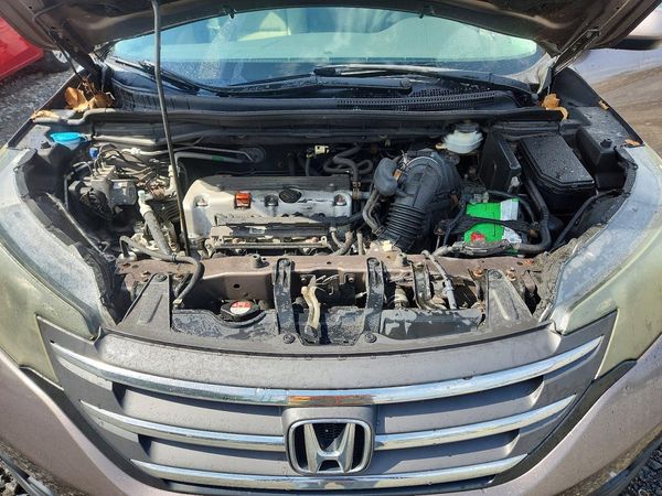 2013 HONDA CRV EX — Engine bay