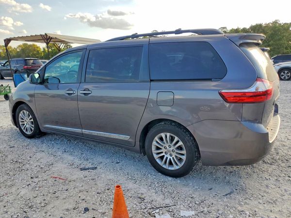2015 TOYOTA SIENNA