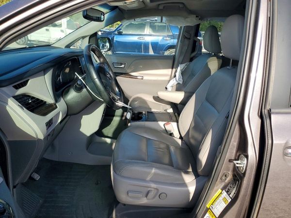 2015 TOYOTA SIENNA