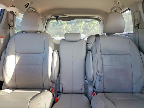 2015 TOYOTA SIENNA