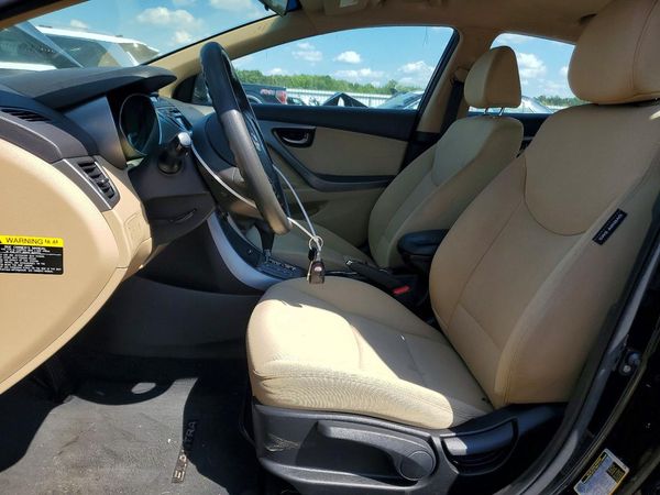 2013 HYUNDAI ELANTRA