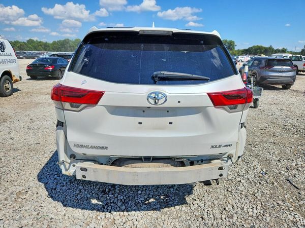2017 TOYOTA HIGHLANDER SE/XLE