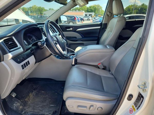 2017 TOYOTA HIGHLANDER SE/XLE