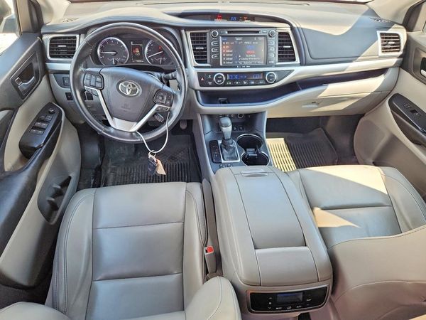 2017 TOYOTA HIGHLANDER SE/XLE
