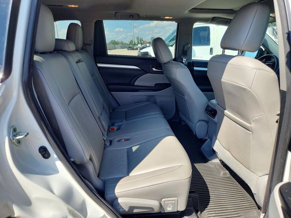 2017 TOYOTA HIGHLANDER SE/XLE