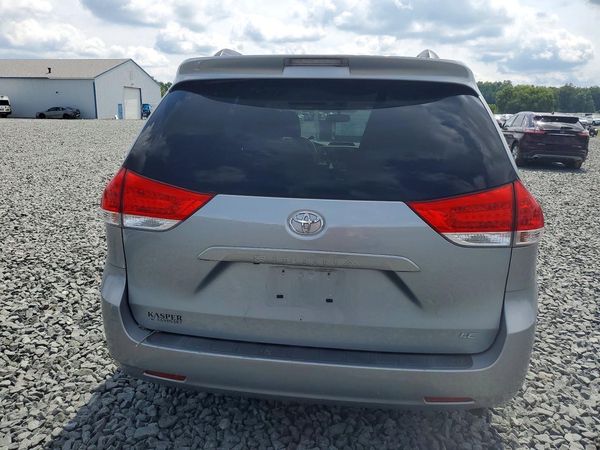 2014 TOYOTA SIENNA