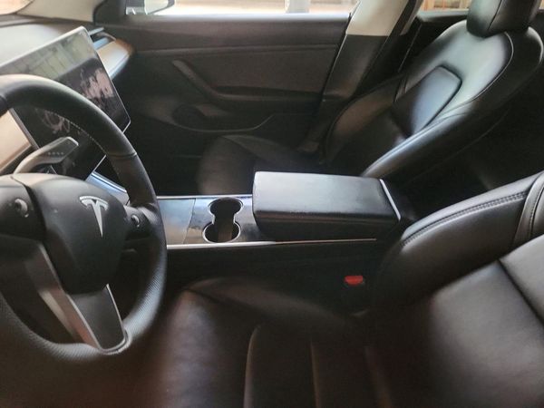 2020 TESLA MODEL 3 — DENT