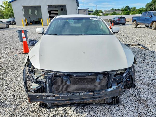 2015 KIA OPTIMA GL - Middle-low
