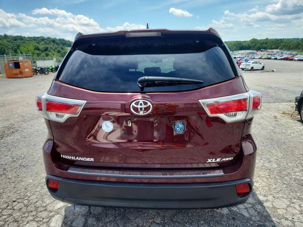 2016 TOYOTA HIGHLANDER
