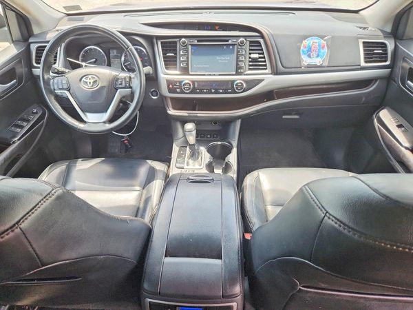 2016 TOYOTA HIGHLANDER