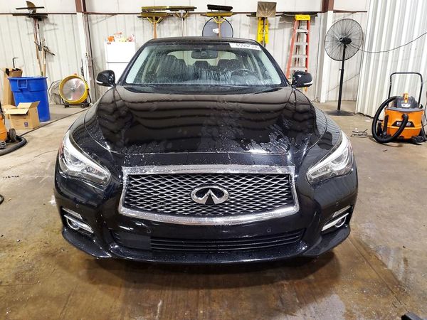 2015 INFINITI Q50