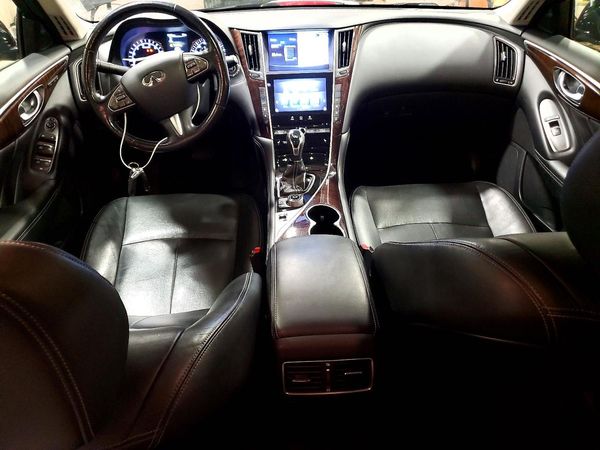 2015 INFINITI Q50