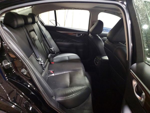 2015 INFINITI Q50