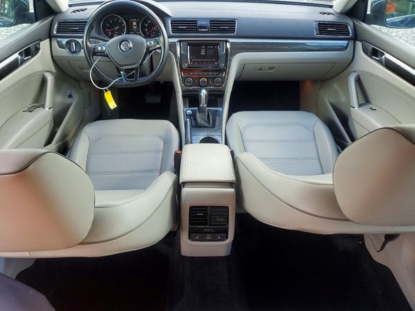 2018 VOLKSWAGEN PASSAT SE, SE w/ Technology