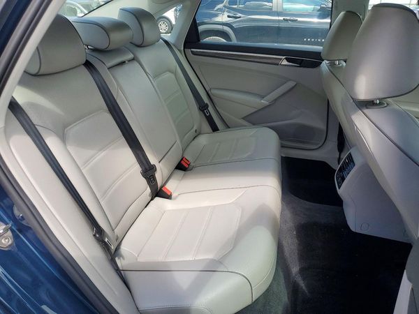 2018 VOLKSWAGEN PASSAT SE, SE w/ Technology