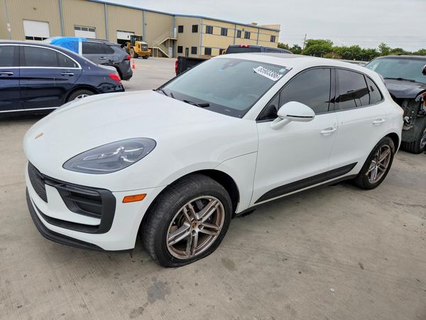 2022 PORSCHE MACAN