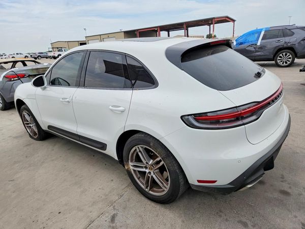 2022 PORSCHE MACAN