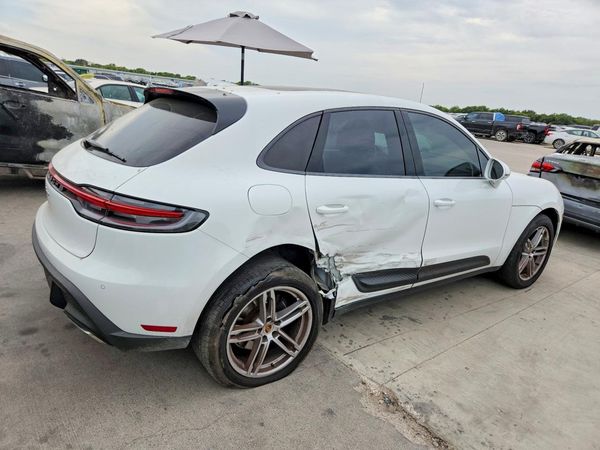 2022 PORSCHE MACAN