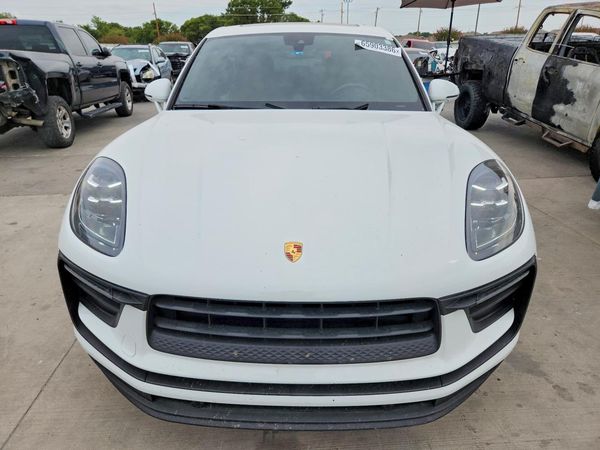2022 PORSCHE MACAN