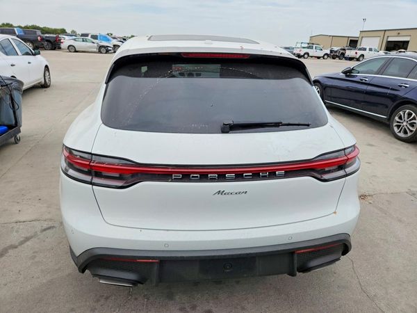 2022 PORSCHE MACAN