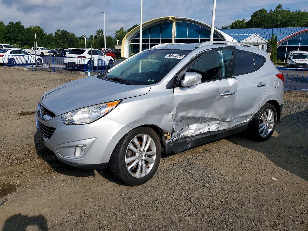 2013 HYUNDAI TUCSON — Front 3/4