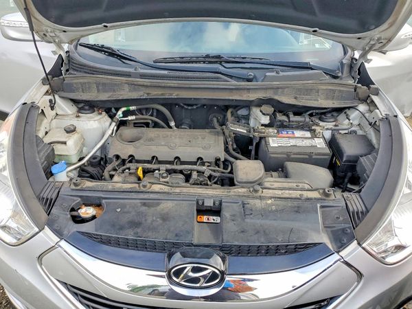 2013 HYUNDAI TUCSON — Engine bay