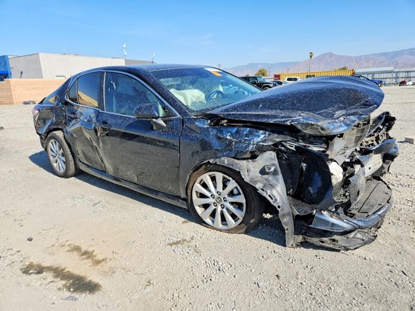 2020 TOYOTA CAMRY LE — Passenger 3/4