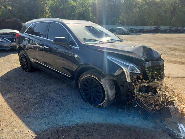 2017 CADILLAC XT5 Luxury