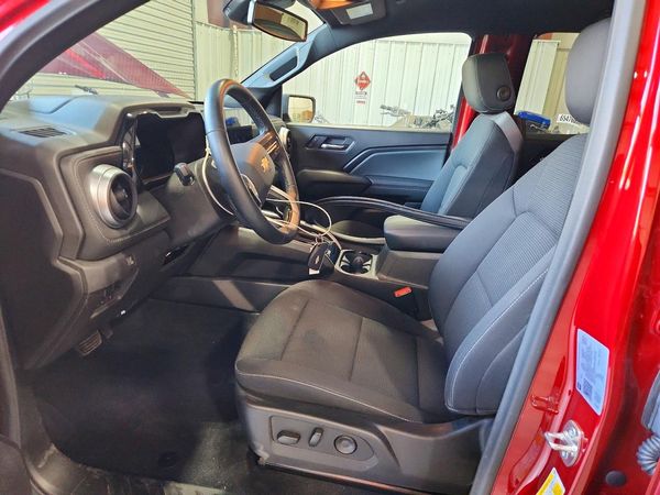2025 CHEVROLET COLORADO Work Truck LT