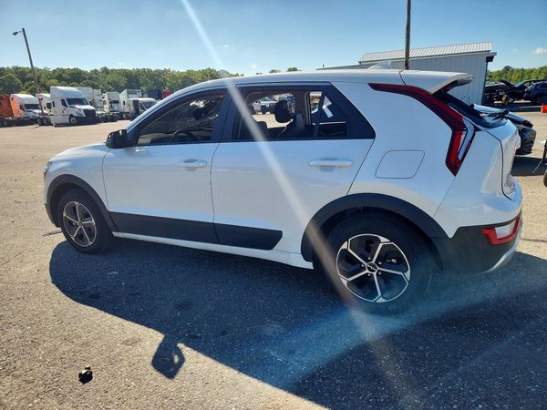 2026 KIA NIRO LX