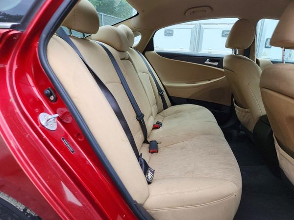 2012 HYUNDAI SONATA