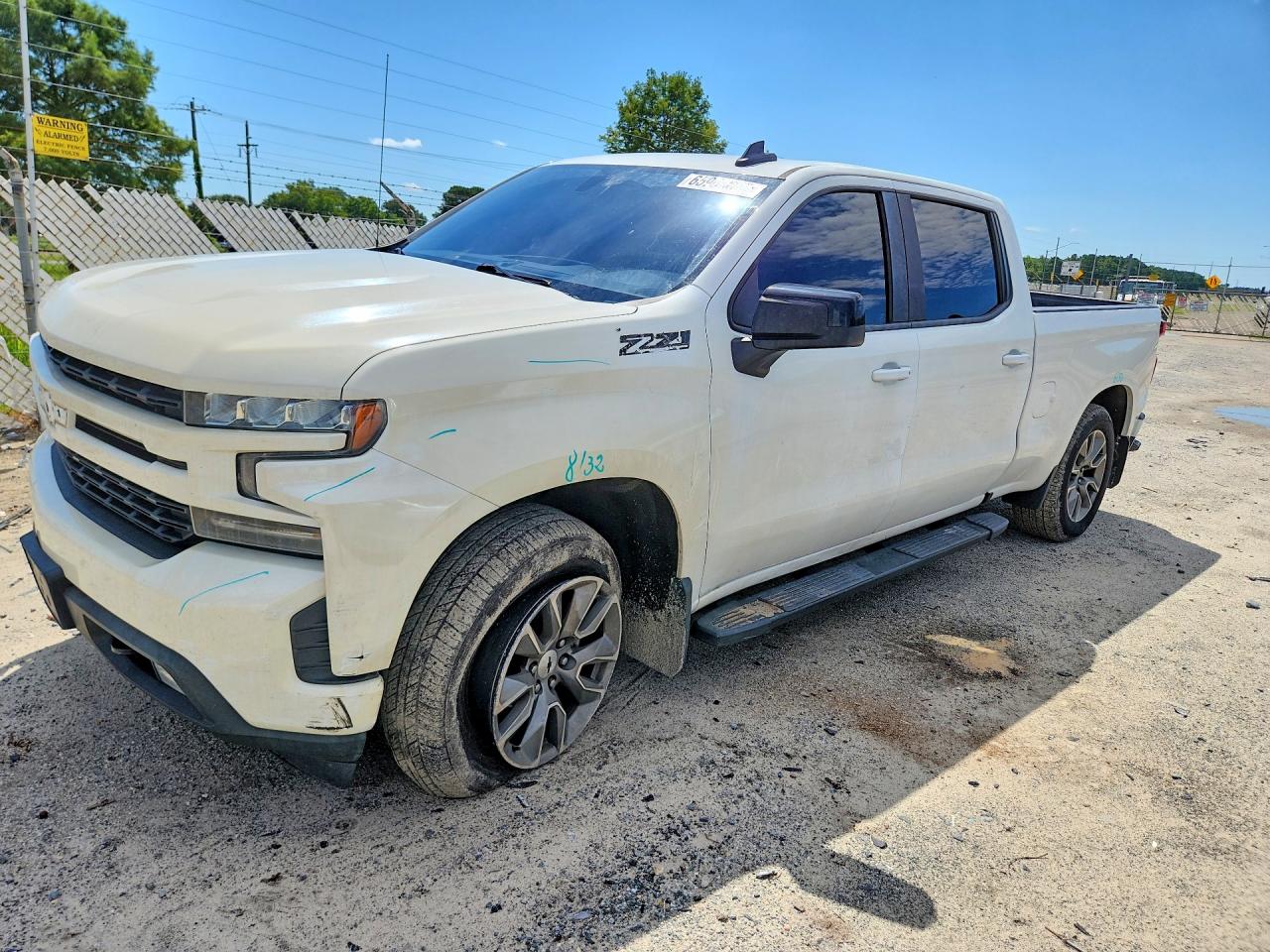 2019 CHEVROLET SILVERADO RST — Front 3/4