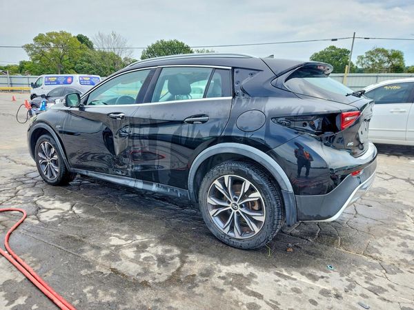 2017 INFINITI QX30