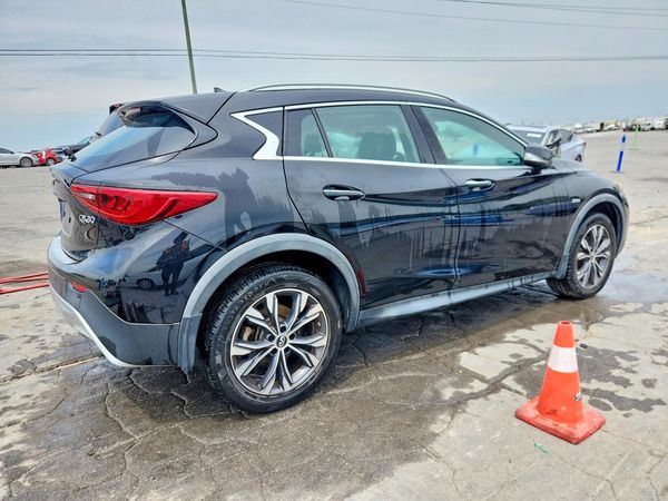 2017 INFINITI QX30