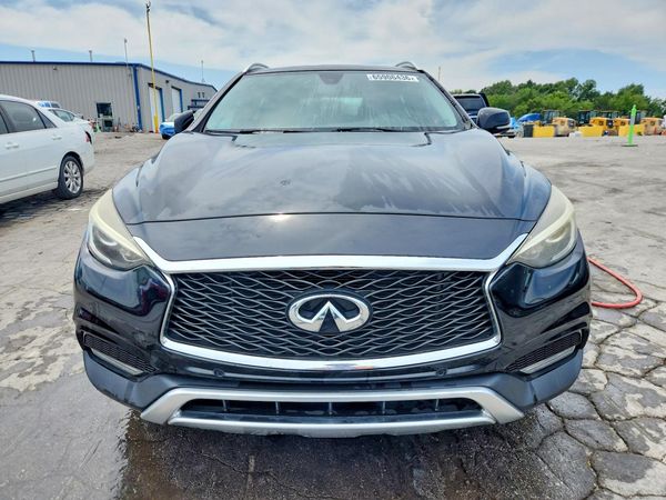 2017 INFINITI QX30