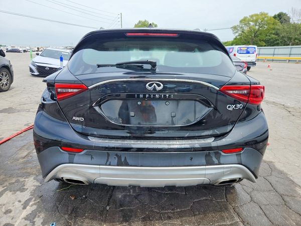 2017 INFINITI QX30