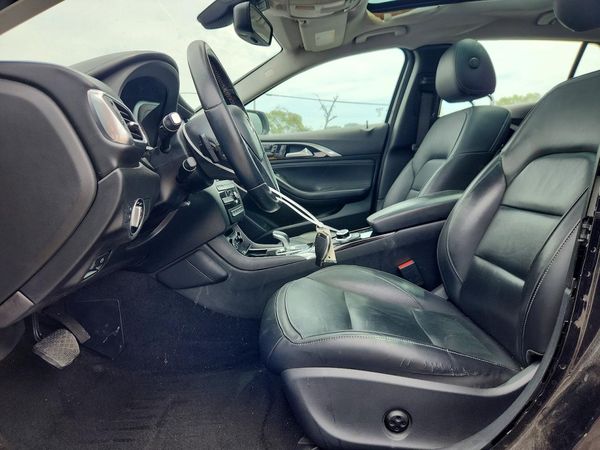 2017 INFINITI QX30