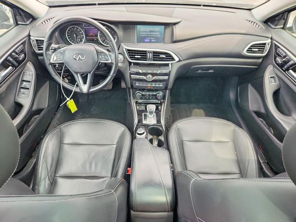 2017 INFINITI QX30