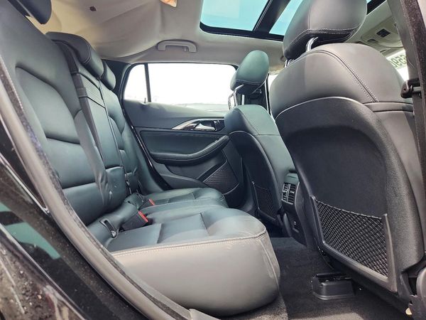 2017 INFINITI QX30