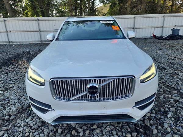 2019 VOLVO XC90