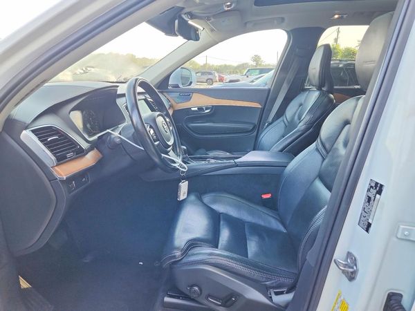2019 VOLVO XC90
