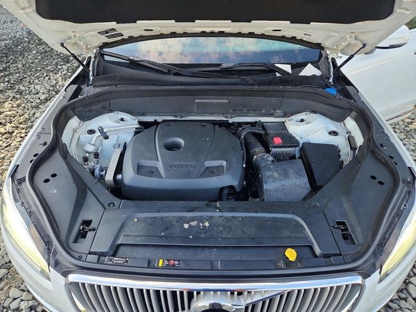 2019 VOLVO XC90