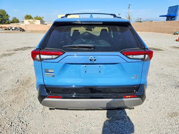 2022 TOYOTA RAV4 SE