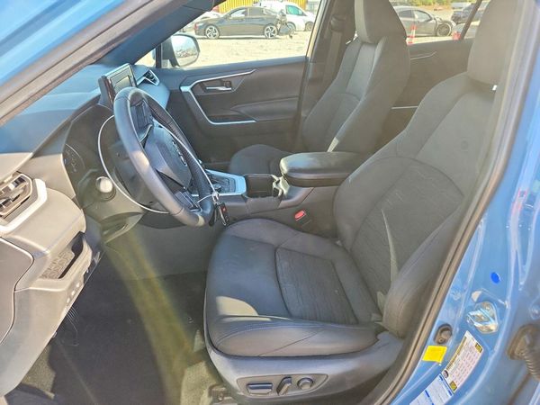 2022 TOYOTA RAV4 SE