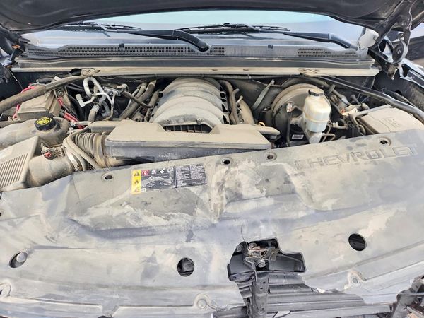 2020 CHEVROLET SUBURBAN LS — Engine bay