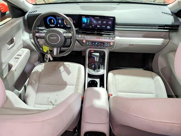 2024 HYUNDAI KONA SE