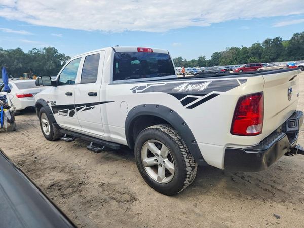 2018 RAM 1500 ST QUAD CAB 4X4