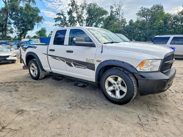 2018 RAM 1500 ST QUAD CAB 4X4