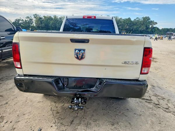 2018 RAM 1500 ST QUAD CAB 4X4